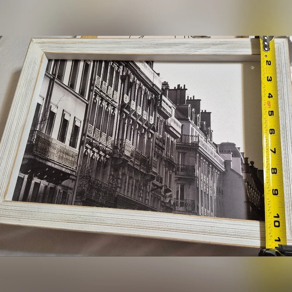 Elegant Black and White Cityscape Wall Art